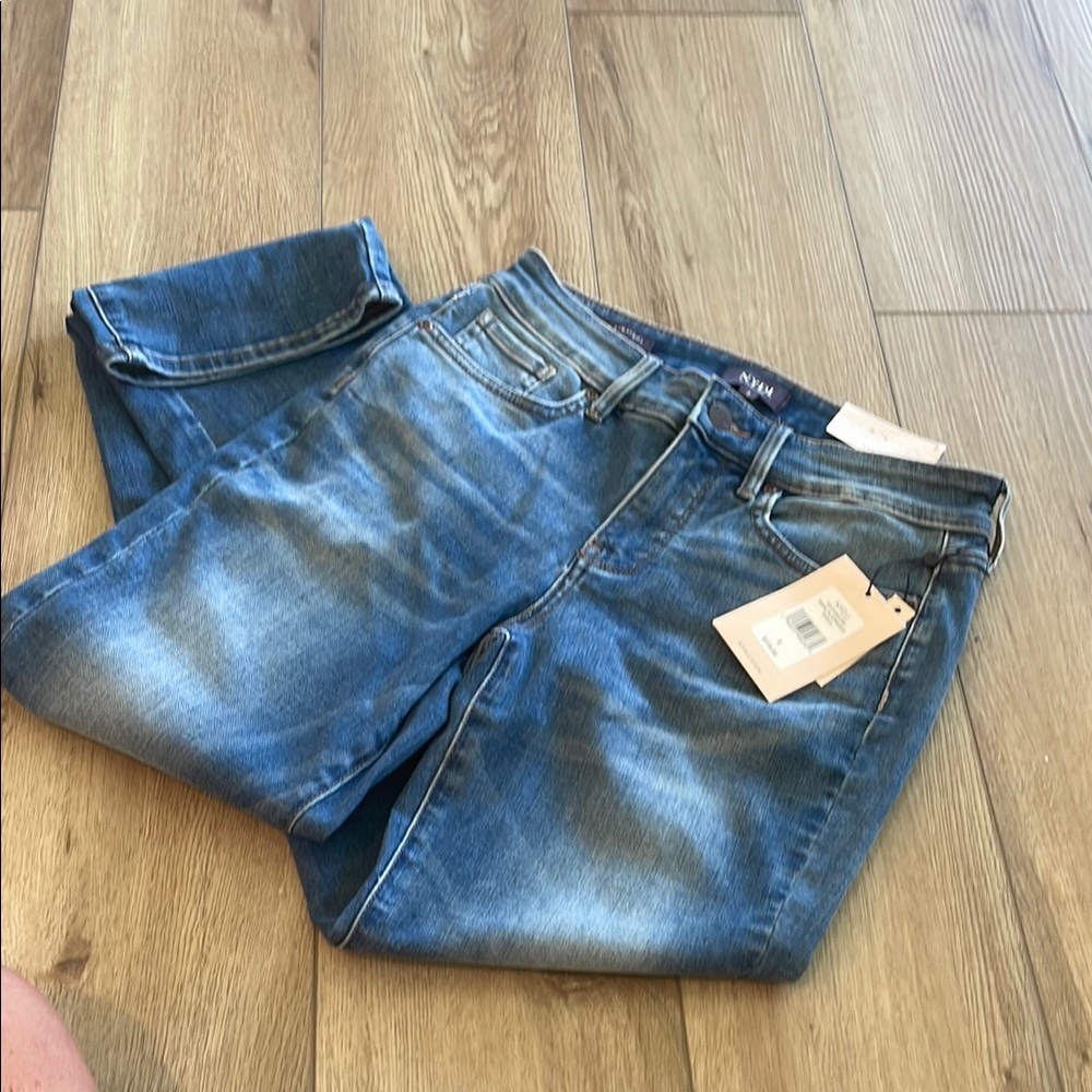 NYDJ Marilyn Straight Maele NWT size 2
